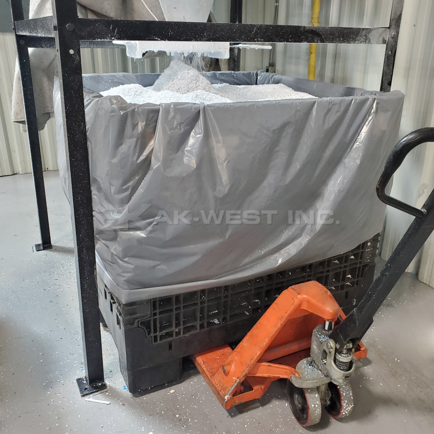 Black, 48" x 45" x 34", Collapsible, 2 Gates, 1800lbs Cap.